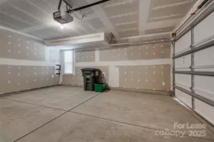 6027 Towering Oaks Dr, Charlotte, NC 28205 - Photo 9