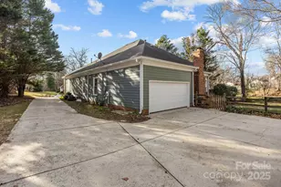 10012 Lattice Ct, Charlotte, NC 28269 - Photo 35