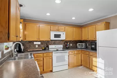 2765 Hollybrook Lane, Morganton, NC 28655 - Photo 11