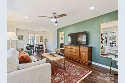 4523 Carriage Drive Circle, Charlotte, NC 28205 - Photo 3