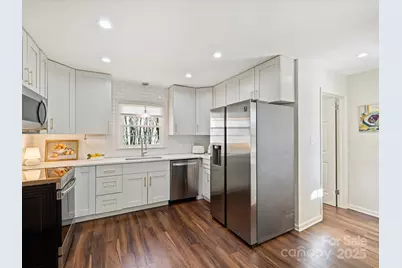 4523 Carriage Drive Circle, Charlotte, NC 28205 - Photo 11