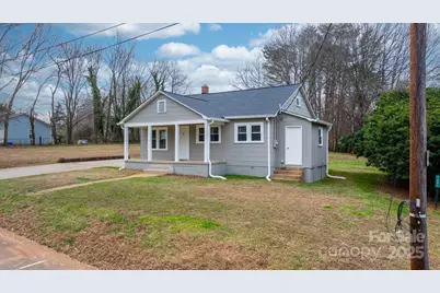 1529 4th Street NE, Hickory, NC 28601 - Photo 5