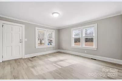 1529 4th Street NE, Hickory, NC 28601 - Photo 11