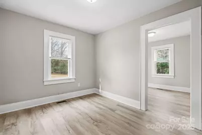 1529 4th Street NE, Hickory, NC 28601 - Photo 21