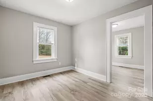 1529 4th St NE, Hickory, NC 28601 - Photo 21