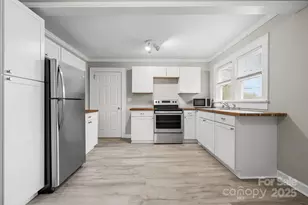 1529 4th St NE, Hickory, NC 28601 - Photo 13