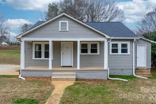 1529 4th St NE, Hickory, NC 28601 - Photo 1