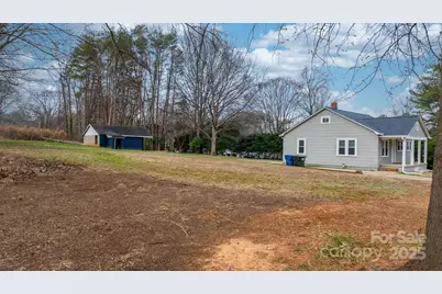 1529 4th Street NE, Hickory, NC 28601 - Photo 3