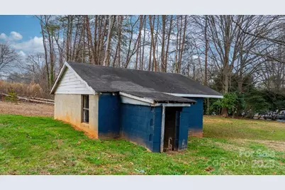 1529 4th Street NE, Hickory, NC 28601 - Photo 33