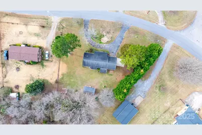 4012 24th Street Place NE, Hickory, NC 28601 - Photo 3