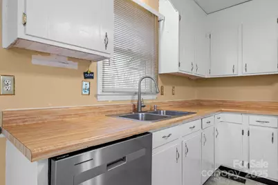 4012 24th Street Place NE, Hickory, NC 28601 - Photo 7