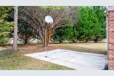 4012 24th Street Place NE, Hickory, NC 28601 - Photo 21