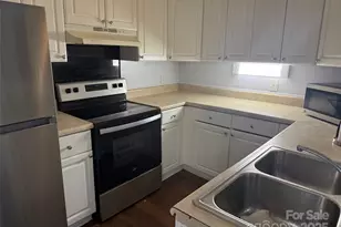 4823 Spring Lake Dr, Charlotte, NC 28212 - Photo 5