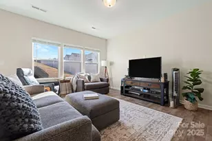 10231 Holly Park Dr, Charlotte, NC 28214 - Photo 5