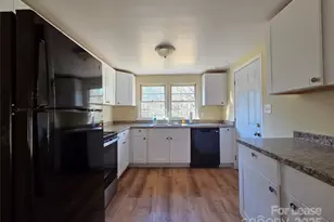 8334 Oak Tree Rd, Sharon, SC 29742 - Photo 5