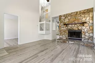 6113 Windsor Gate Ln, Charlotte, NC 28215 - Photo 3