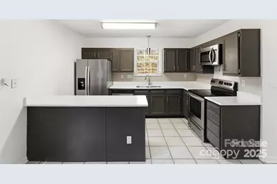 6113 Windsor Gate Lane, Charlotte, NC 28215 - Photo 5