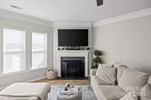 4755 Mt Royal Ln, Charlotte, NC 28210 - Photo 9