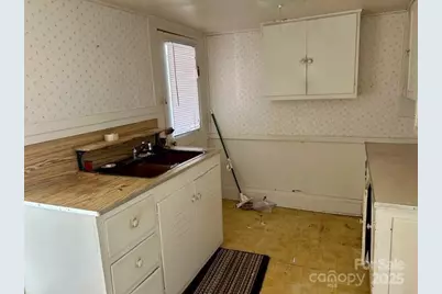 555 Falls Avenue, Granite Falls, NC 28630 - Photo 11