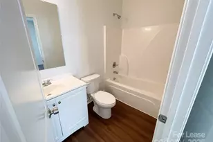 7928 E Lane Dr, Charlotte, NC 28212 - Photo 9