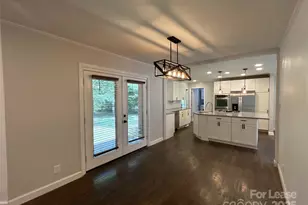 5933 Crestwood Dr, Charlotte, NC 28216 - Photo 9