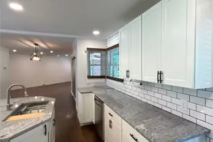 5933 Crestwood Dr, Charlotte, NC 28216 - Photo 7