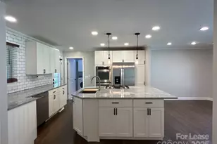 5933 Crestwood Dr, Charlotte, NC 28216 - Photo 5