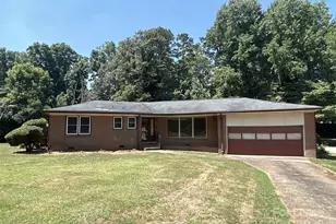 5933 Crestwood Dr, Charlotte, NC 28216 - Photo 1