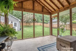 8715 Parkchester Dr, Charlotte, NC 28277 - Photo 9