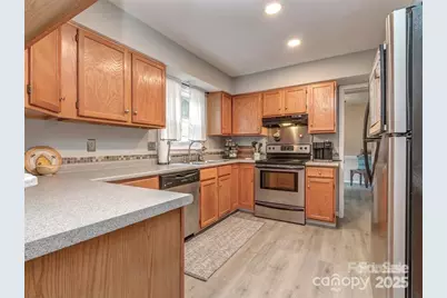 8715 Parkchester Drive, Charlotte, NC 28277 - Photo 23