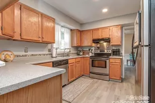 8715 Parkchester Dr, Charlotte, NC 28277 - Photo 23