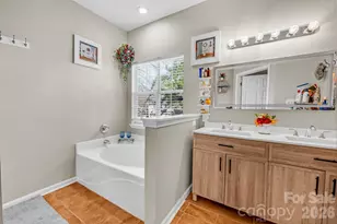 8622 Woodhill Manor Ct, Charlotte, NC 28215 - Photo 13