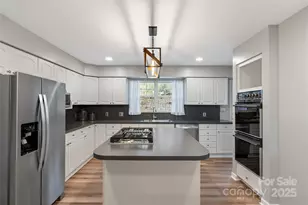 177 Country Rd, Brevard, NC 28712 - Photo 9