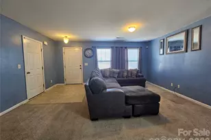 10703 Derryrush Dr, Charlotte, NC 28213 - Photo 9