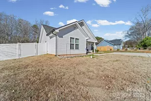 614 Wagner Cir, Gastonia, NC 28054 - Photo 3