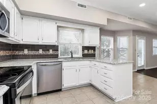 12313 Landing Green Dr, Charlotte, NC 28277 - Photo 11