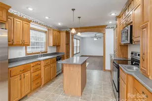 65 Philips Ct, Fletcher, NC 28732 - Photo 9