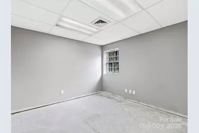 800 Beverly Hanks Center, Hendersonville, NC 28792 - Photo 11