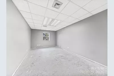 800 Beverly Hanks Center, Hendersonville, NC 28792 - Photo 17