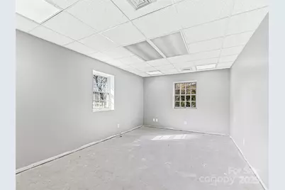 800 Beverly Hanks Center, Hendersonville, NC 28792 - Photo 15
