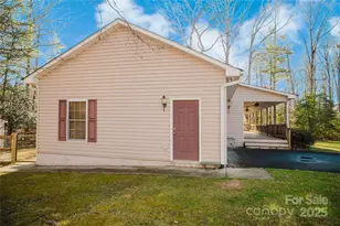 159 W Sweetbriar Ln, Etowah, NC 28729 - Photo 3