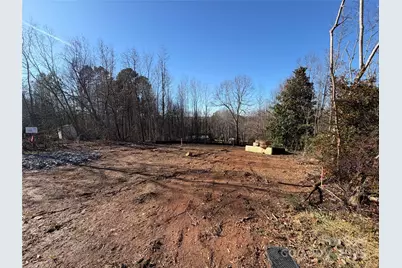 1074 Mountain Crest Drive, Kings Mountain, NC 28086 - Photo 5