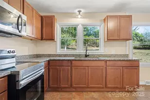 1320 Kings Cir, Shelby, NC 28150 - Photo 11