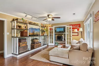 416 S Cherokee Avenue, Black Mountain, NC 28711 - Photo 7