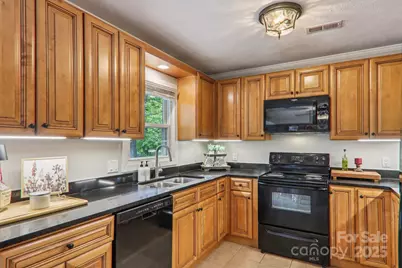 416 S Cherokee Avenue, Black Mountain, NC 28711 - Photo 13