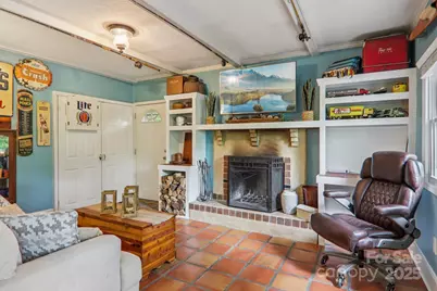 416 S Cherokee Avenue, Black Mountain, NC 28711 - Photo 3