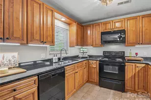 416 S Cherokee Ave, Black Mountain, NC 28711 - Photo 15