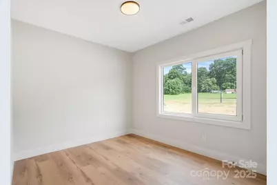 681 S Grove Street, Lincolnton, NC 28092 - Photo 13