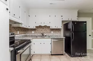 11804 Larkridge Ct, Charlotte, NC 28226 - Photo 7