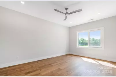 697 S Grove Street, Lincolnton, NC 28092 - Photo 17